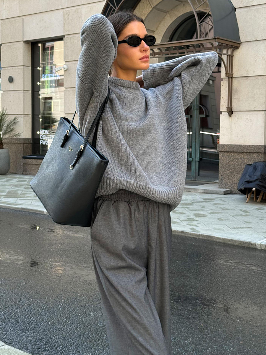 Women's Classic Crew Neck Knit Sweater