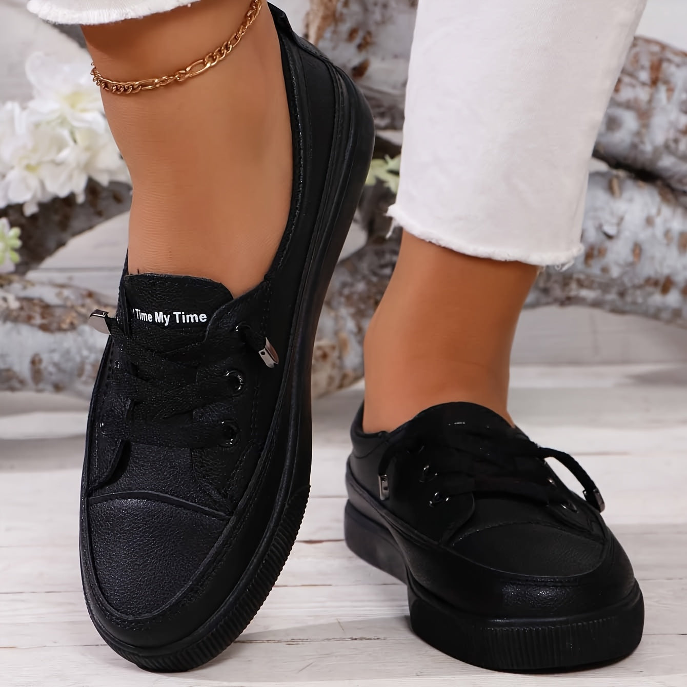 Amreen | Women's Low-Top Lace Up Closed Toe Shoes