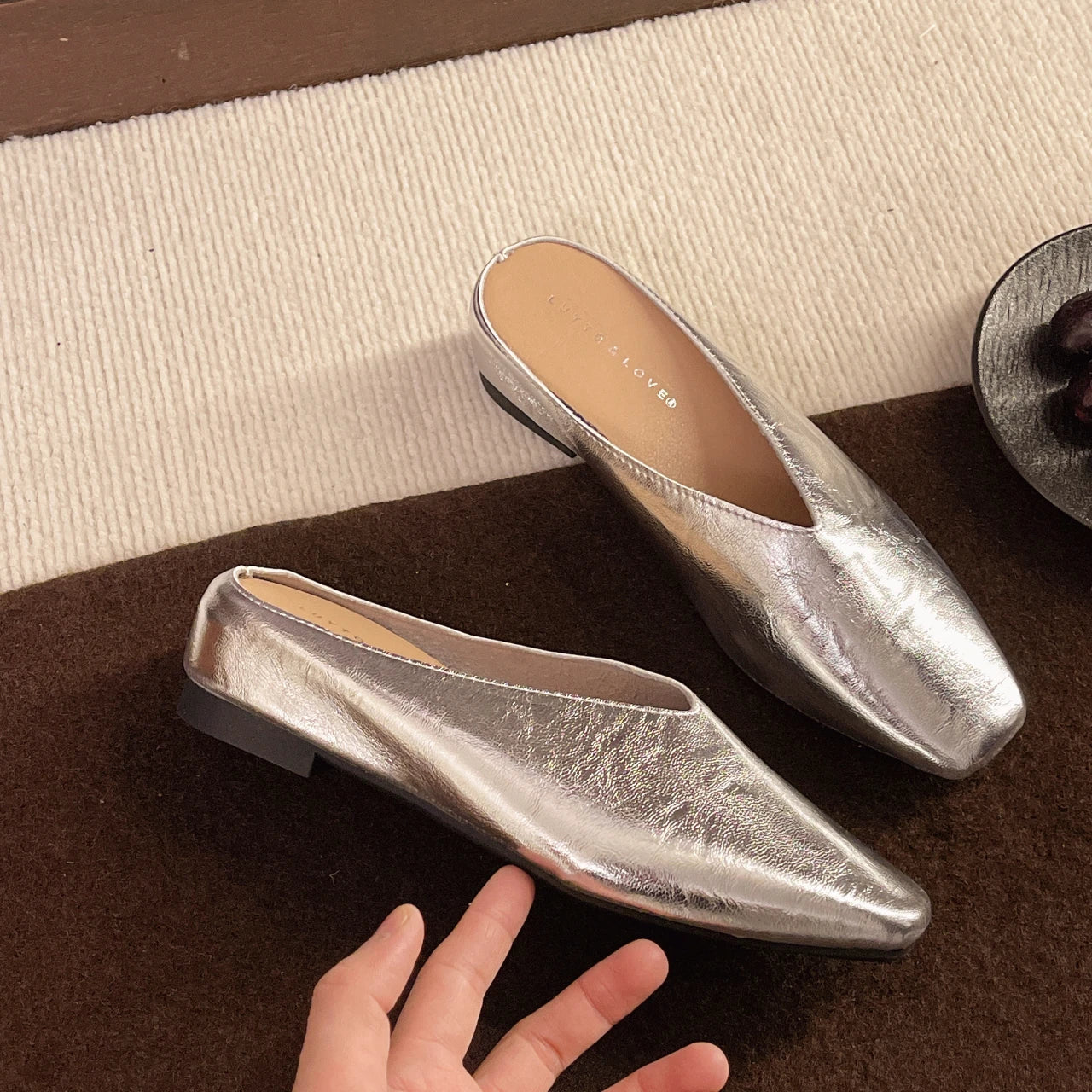 Arline | Women’s Tapered Toe Slip On Flat Mules