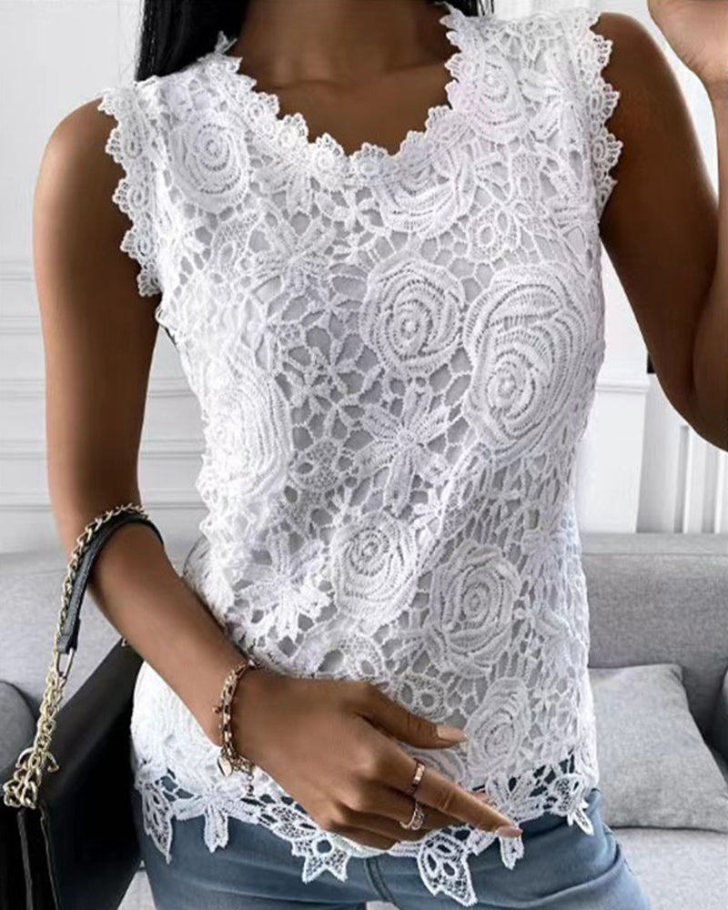 Brinley | Women’s Floral Pattern Scallopped Summer Top