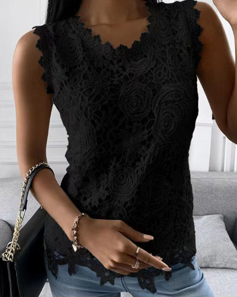 Brinley | Women’s Floral Pattern Scallopped Summer Top