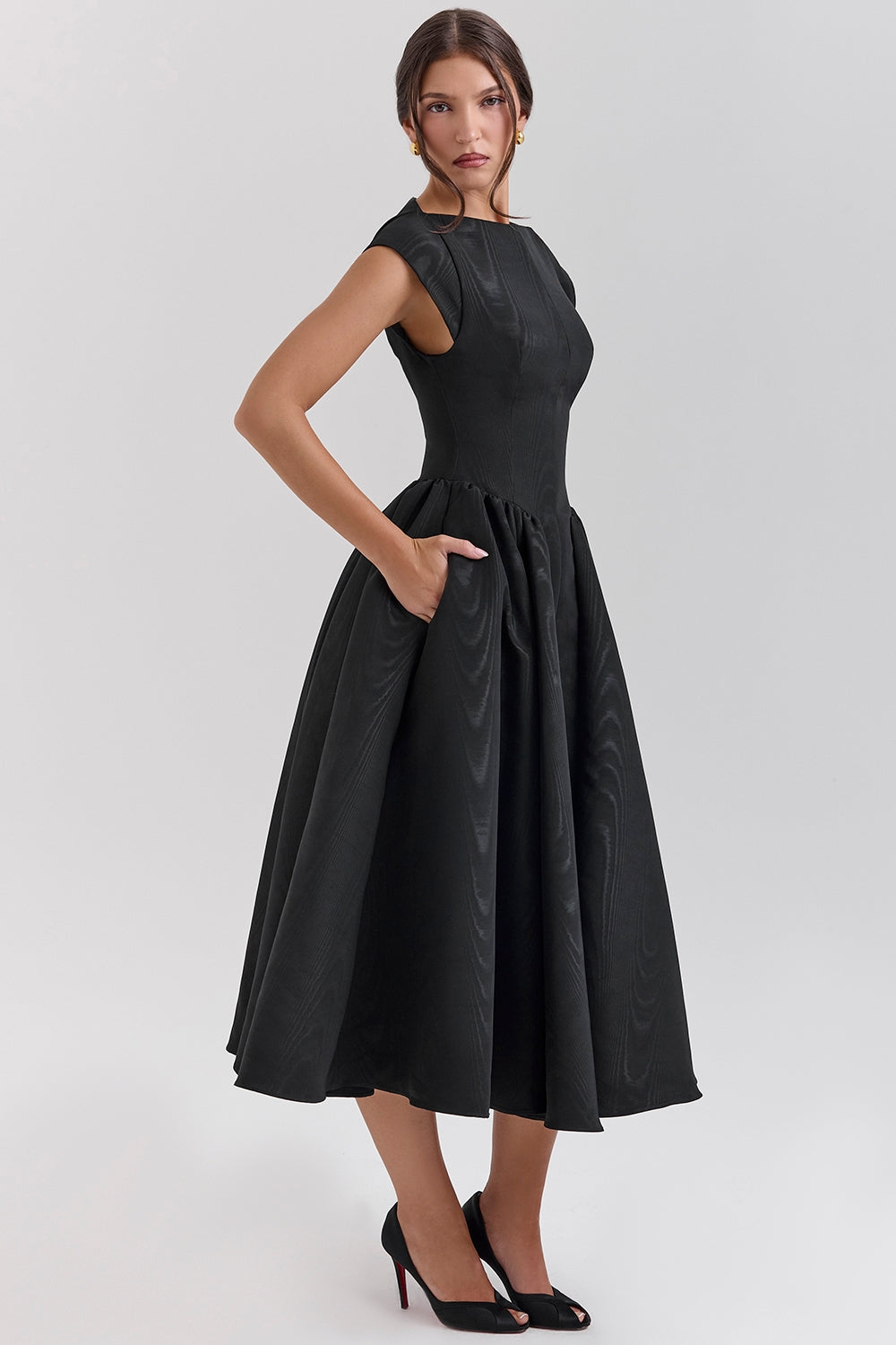Carlene | Women’s Sleeveless Boat Neck Flowy Midi Dress
