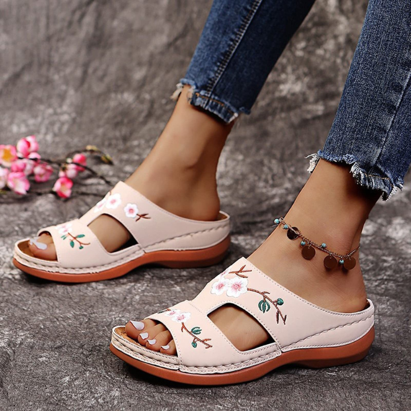 Catherine | Women’s Floral Round Toe Platform Wedge Slippers