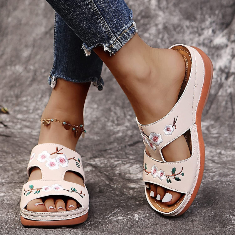 Catherine | Women’s Floral Round Toe Platform Wedge Slippers