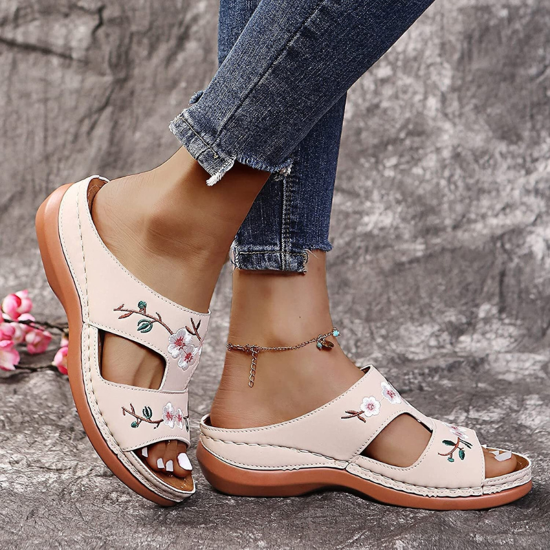 Catherine | Women’s Floral Round Toe Platform Wedge Slippers