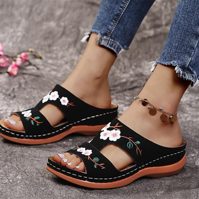 Catherine | Women’s Floral Round Toe Platform Wedge Slippers