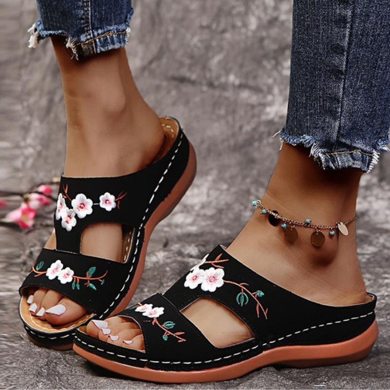 Catherine | Women’s Floral Round Toe Platform Wedge Slippers