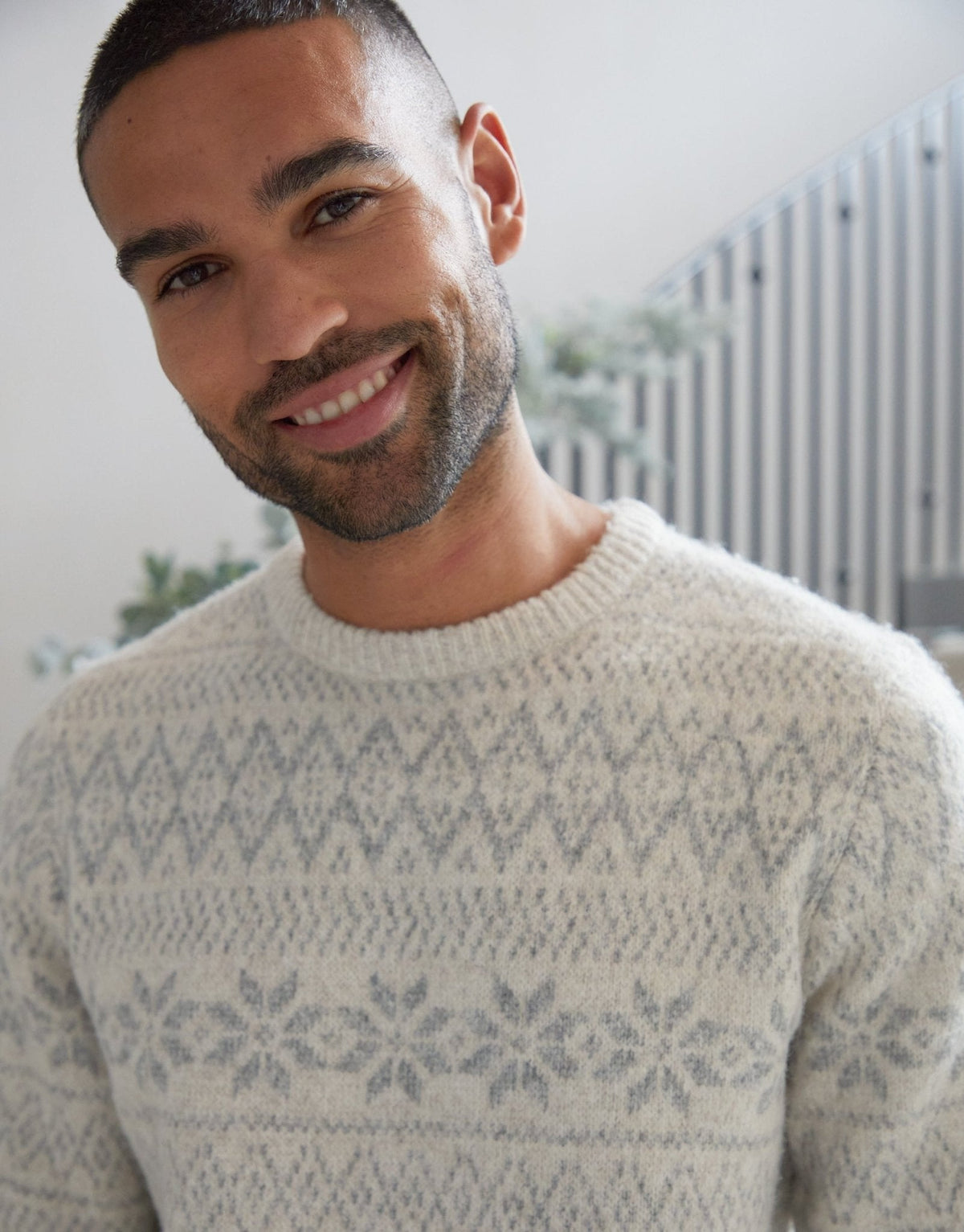 Men's Fair Isle Snowflake Christmas Sweater Crew Neck