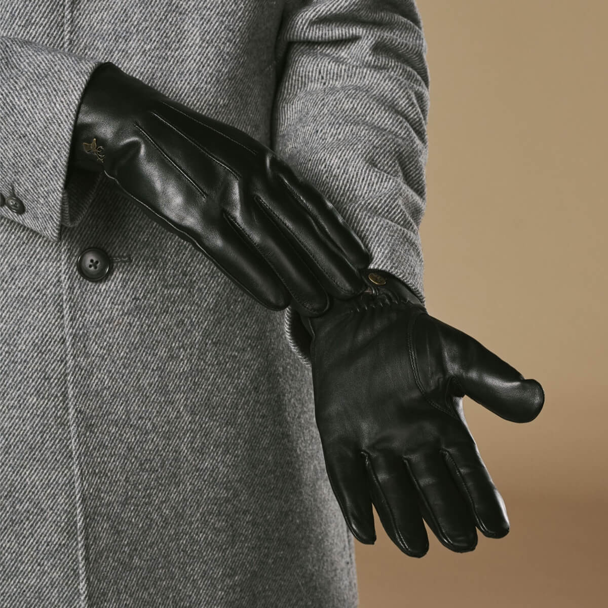 Men's Rabbit Fur Lined Leather Touchscreen Gloves in Black