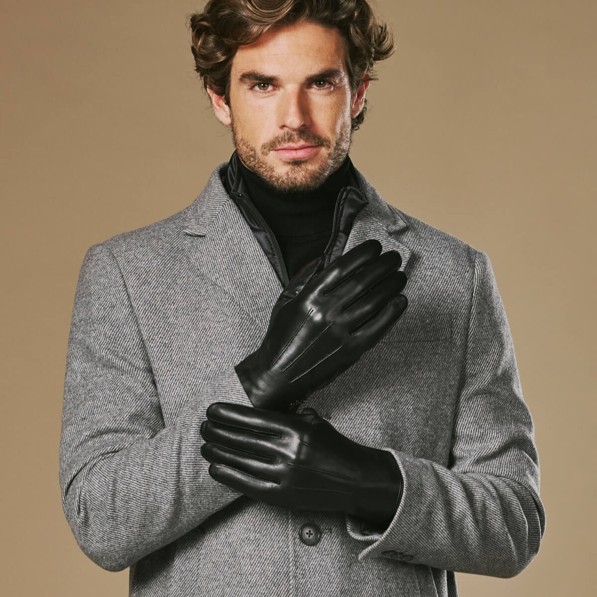 Men's Rabbit Fur Lined Leather Touchscreen Gloves in Black