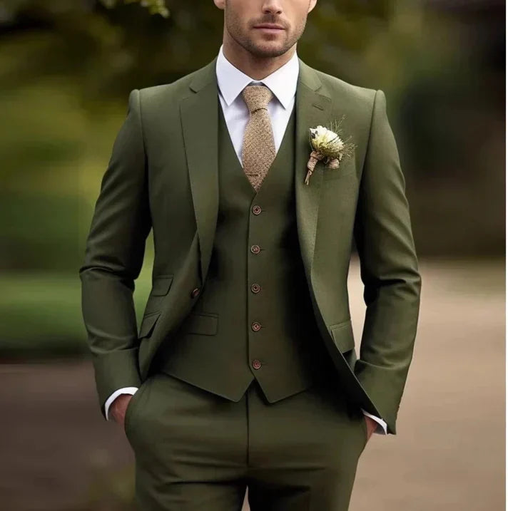 Men's Peak Lapel Slim Fit Three-Piece Formal Suit with Vest