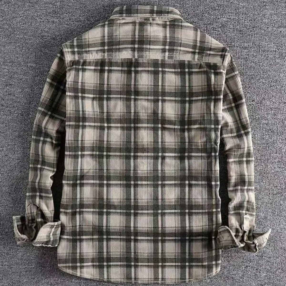 Men's Relaxed Fit Plaid Shirt with Two Chest Pockets