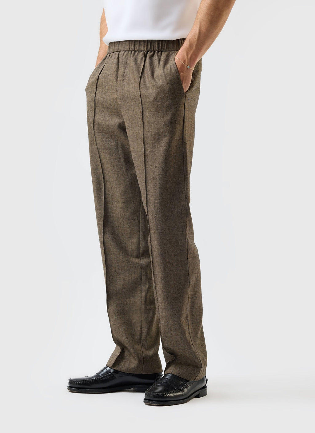Men's Relaxed Wide Leg Herringbone Wool-Look Pants in Brown