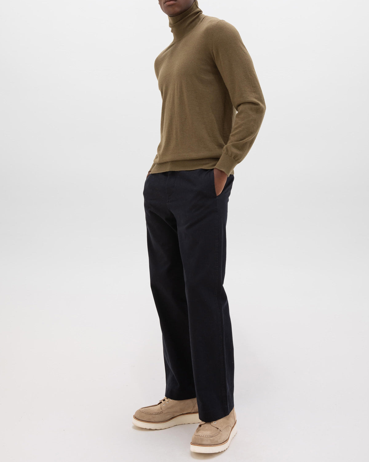 Men's Seamless Knit Turtleneck Sweater in Olive