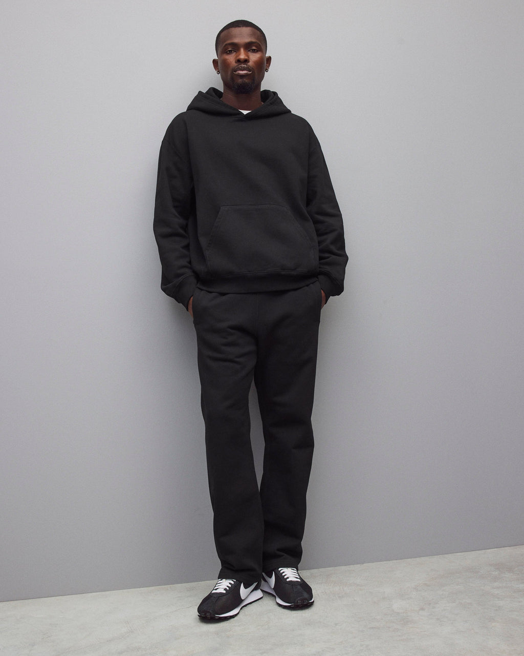 Men's Straight Leg Open Hem Sweatpants in Black
