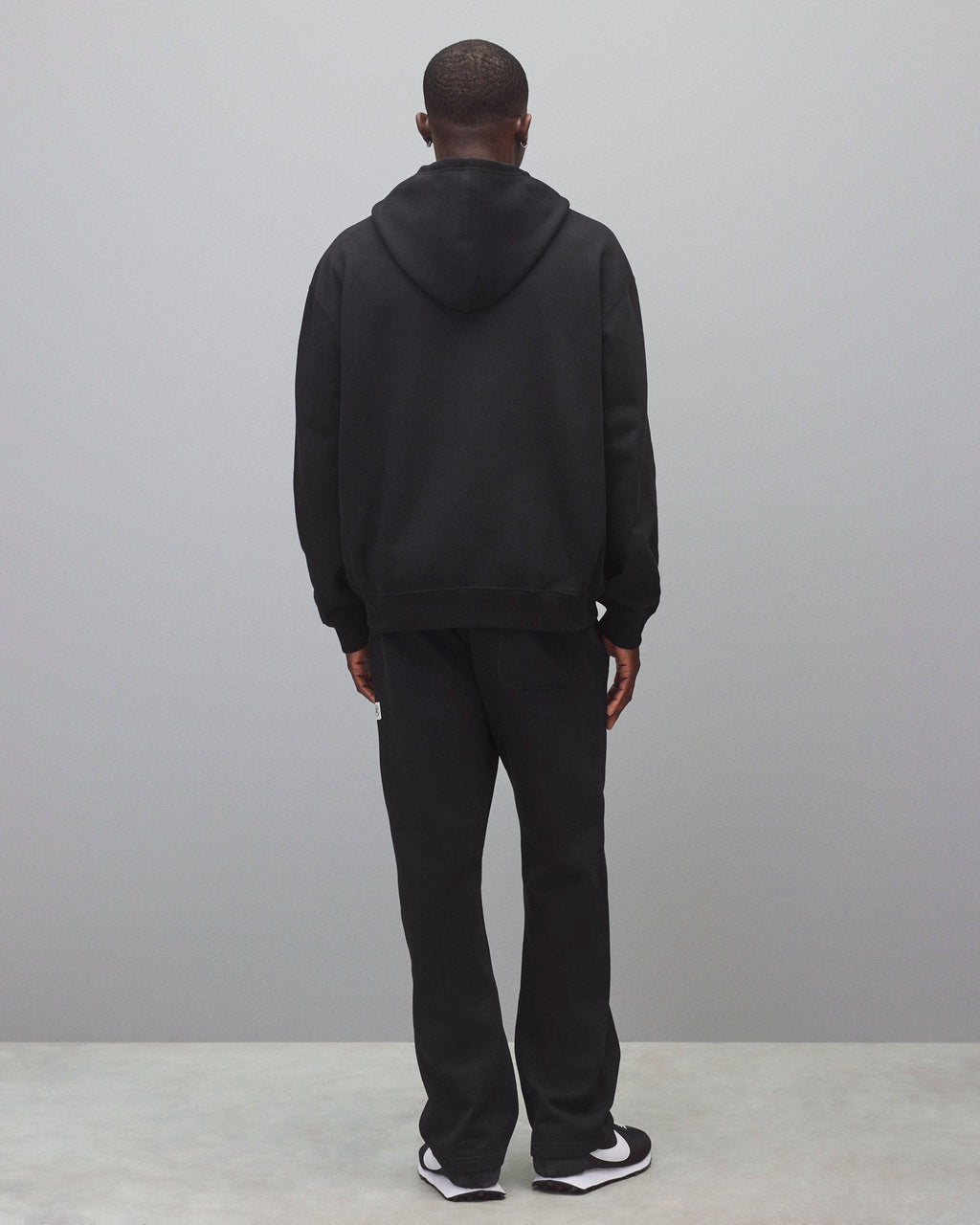 Men's Straight Leg Open Hem Sweatpants in Black