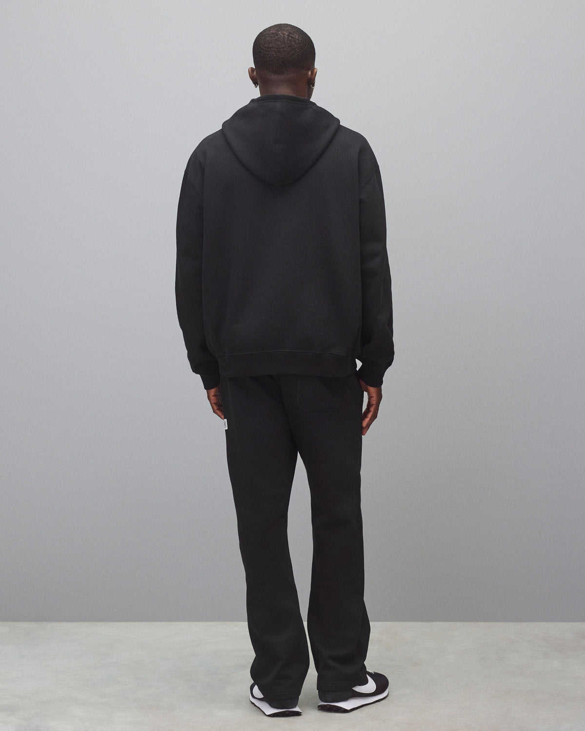 Men's Straight Leg Open Hem Sweatpants in Black