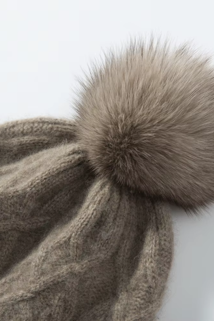 Women's Cable Knit Beanie with Faux Fur Pom