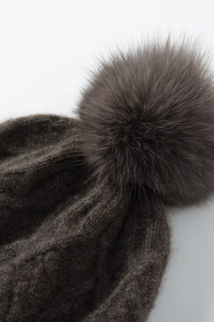 Women's Cable Knit Beanie with Faux Fur Pom