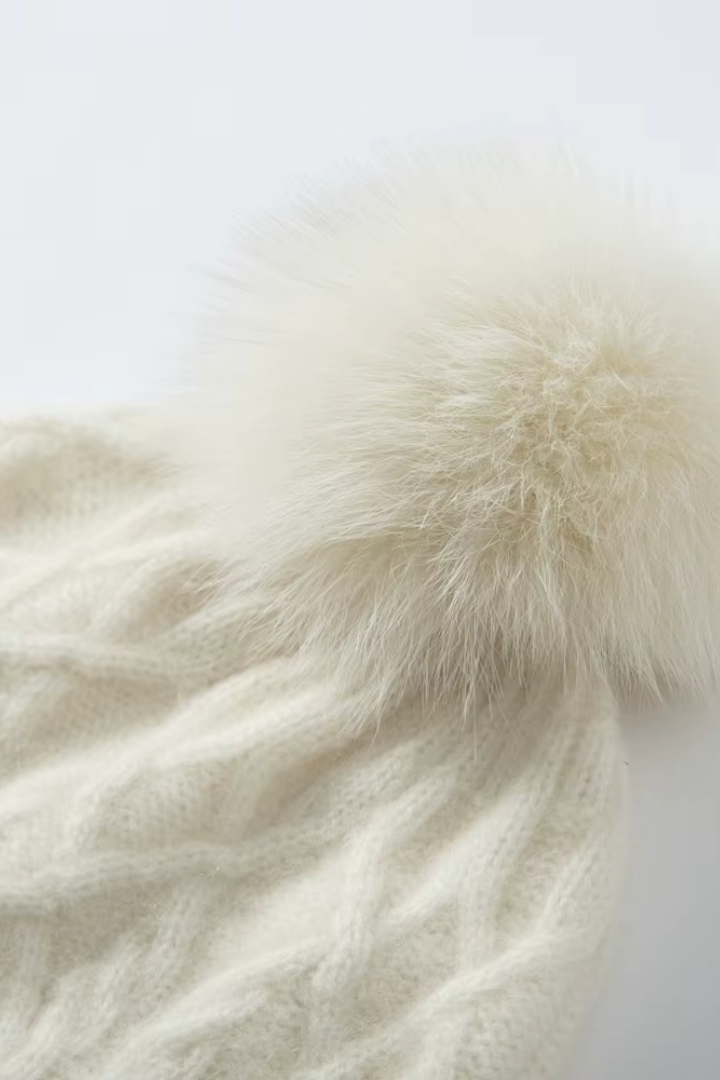 Women's Cable Knit Beanie with Faux Fur Pom