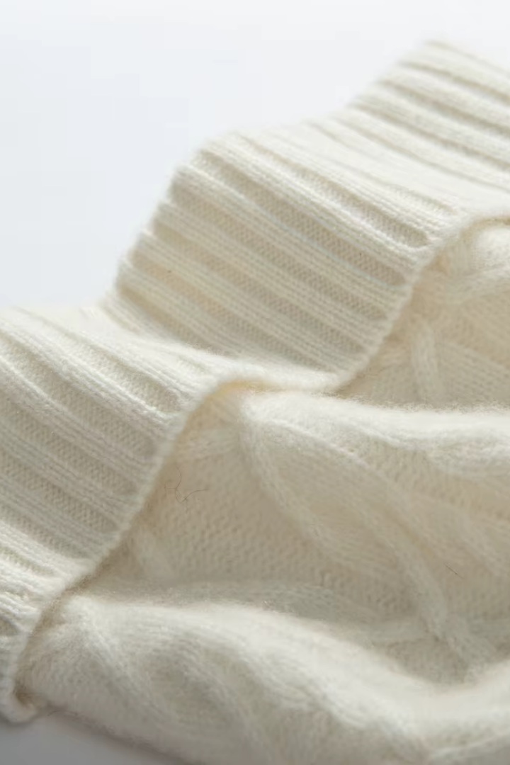 Women's Cable Knit Beanie with Faux Fur Pom