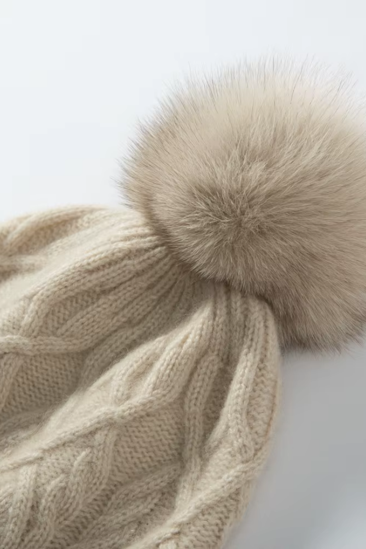 Women's Cable Knit Beanie with Faux Fur Pom